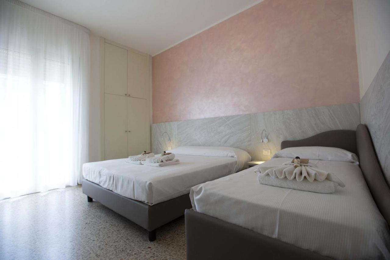 Hotel Confort Rimini Exterior foto