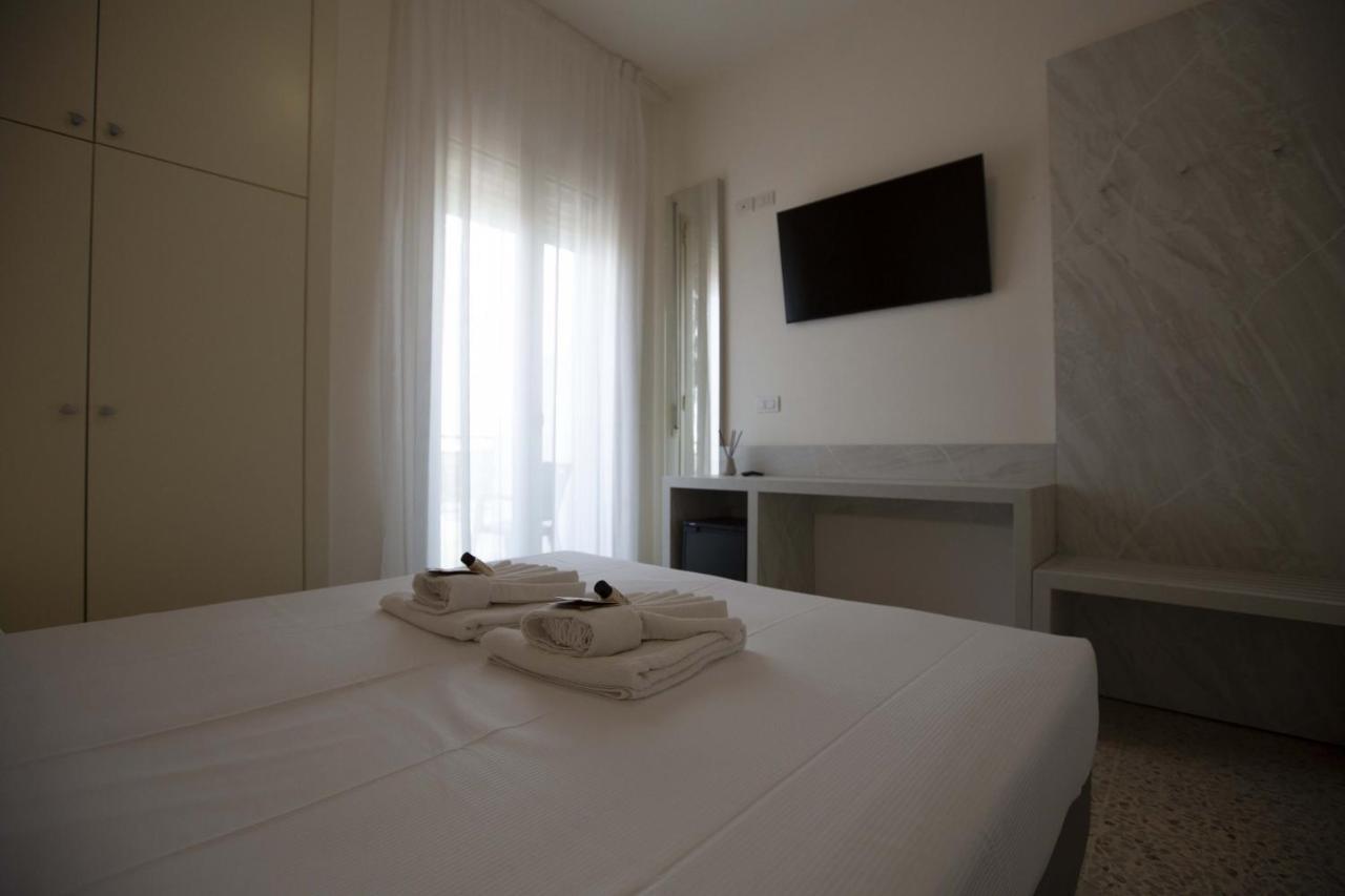 Hotel Confort Rimini Exterior foto