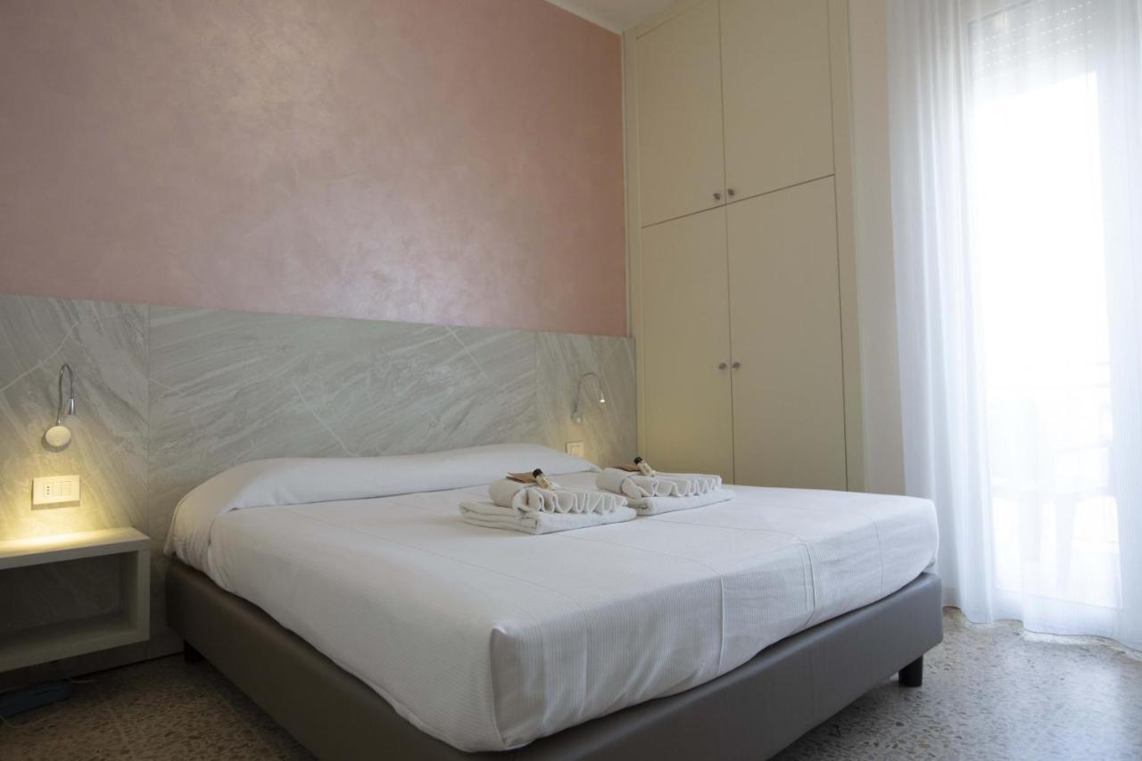 Hotel Confort Rimini Exterior foto