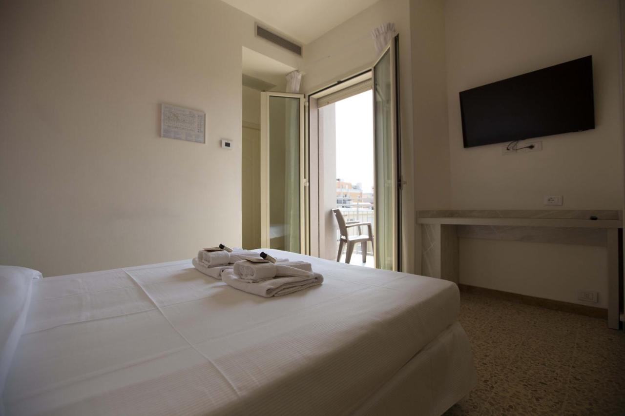Hotel Confort Rimini Exterior foto